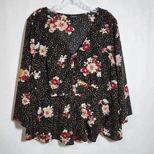 Torrid Women's Size 2 Black Floral 3/4 Sleeve Blouse Top